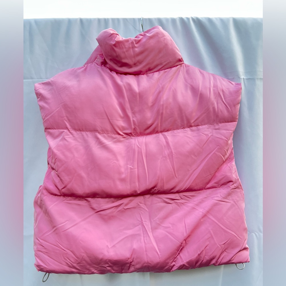 New In pink Puffer vest. NWT - Picture 4 of 11